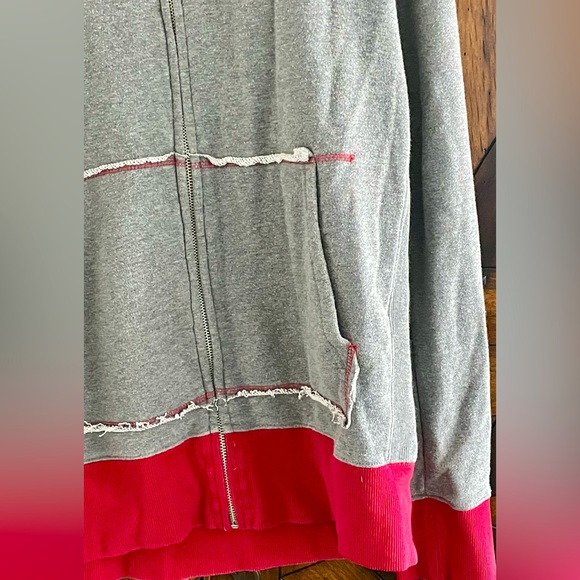 Vintage Gray and Red Y2K Distressed Volcom 1991 Sweatshirt Hoodie Size M - Picture 3 of 9